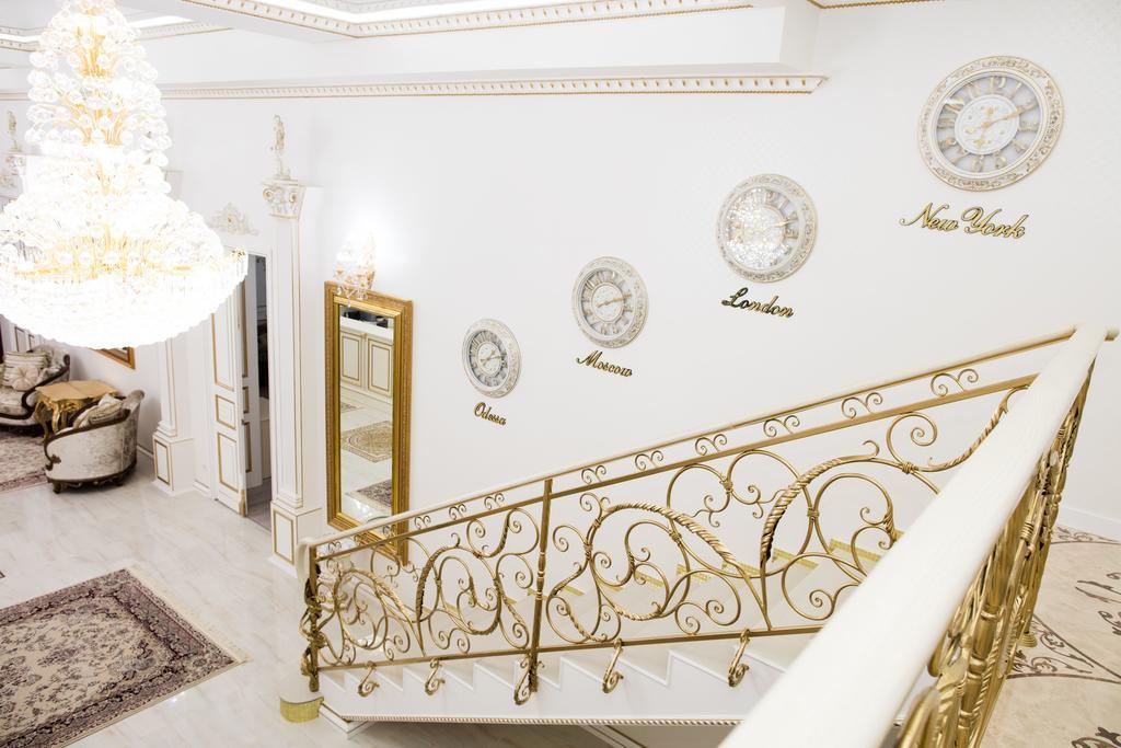 De Versal Odesa Exterior photo
