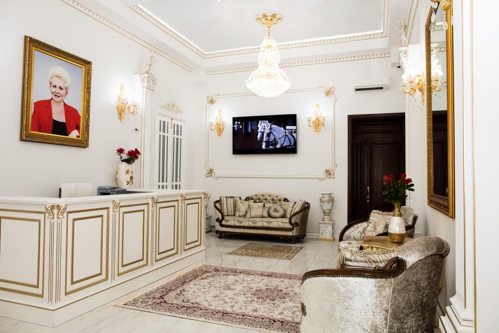 De Versal Odesa Exterior photo