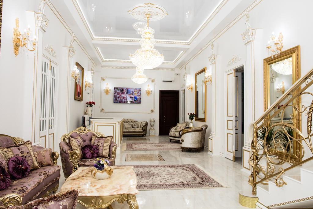 De Versal Odesa Exterior photo
