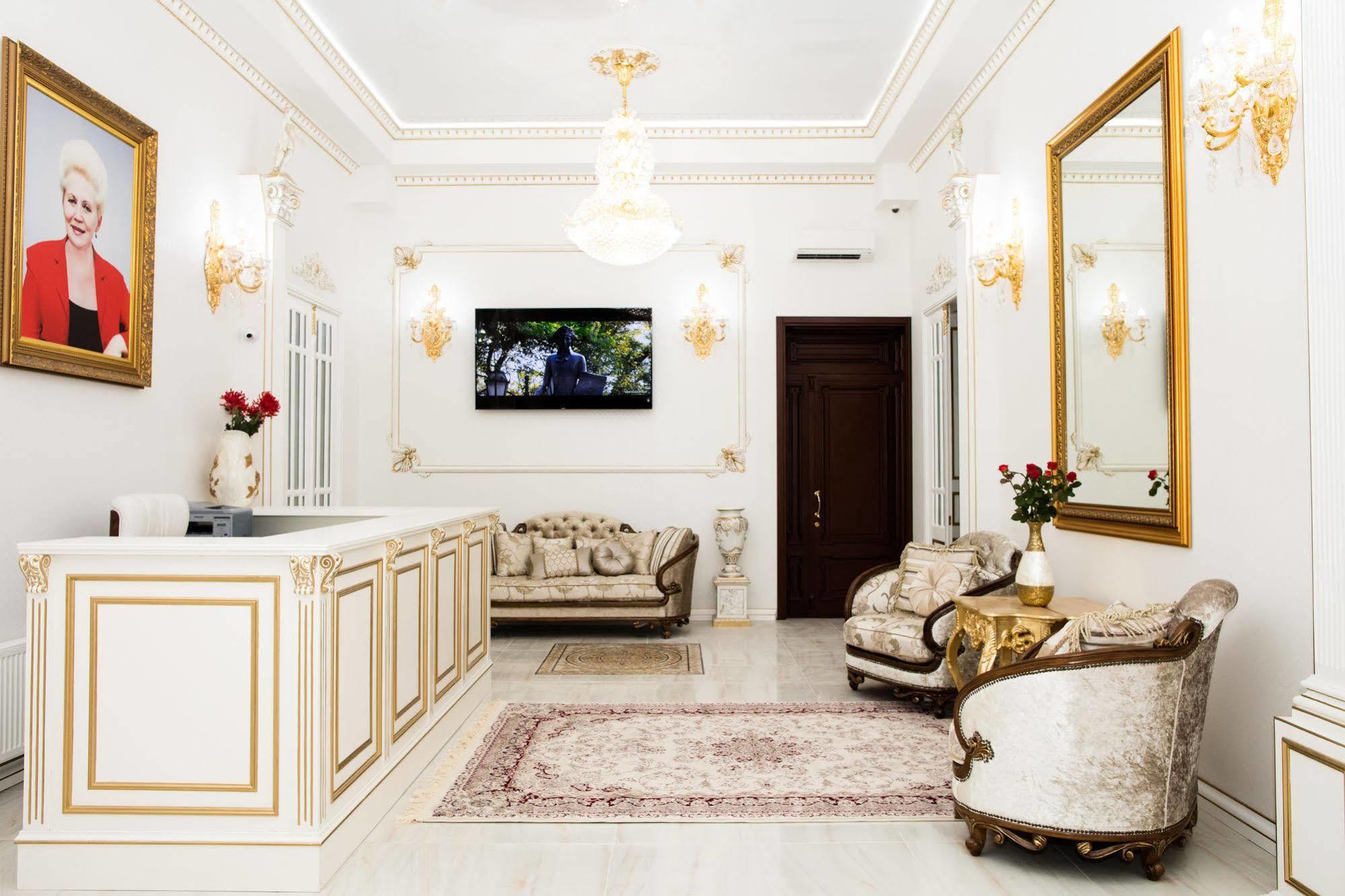 De Versal Odesa Exterior photo